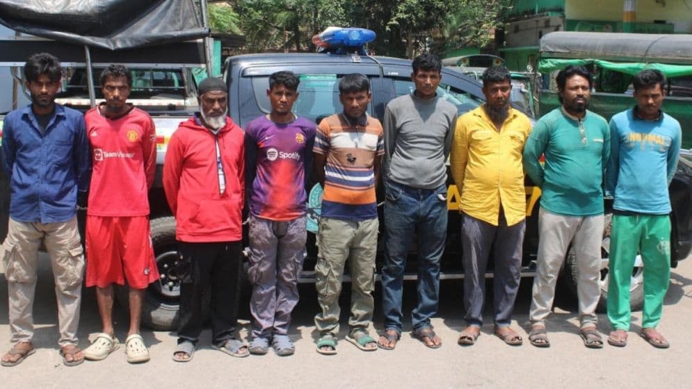 মাছ ধরা ট্রলারে ১৫ কোটির ইয়াবা, গ্রেফতার ৯