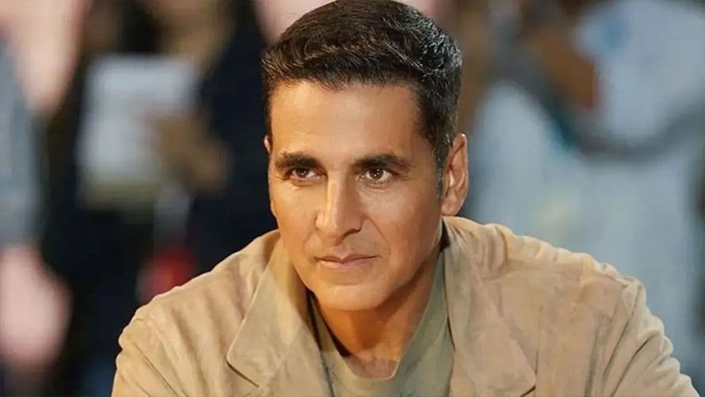 তিন হাজার কোটির মালিক, তবু মধ্যবিত্তদের যে স্বভাব বড্ড মিস করেন অক্ষয়