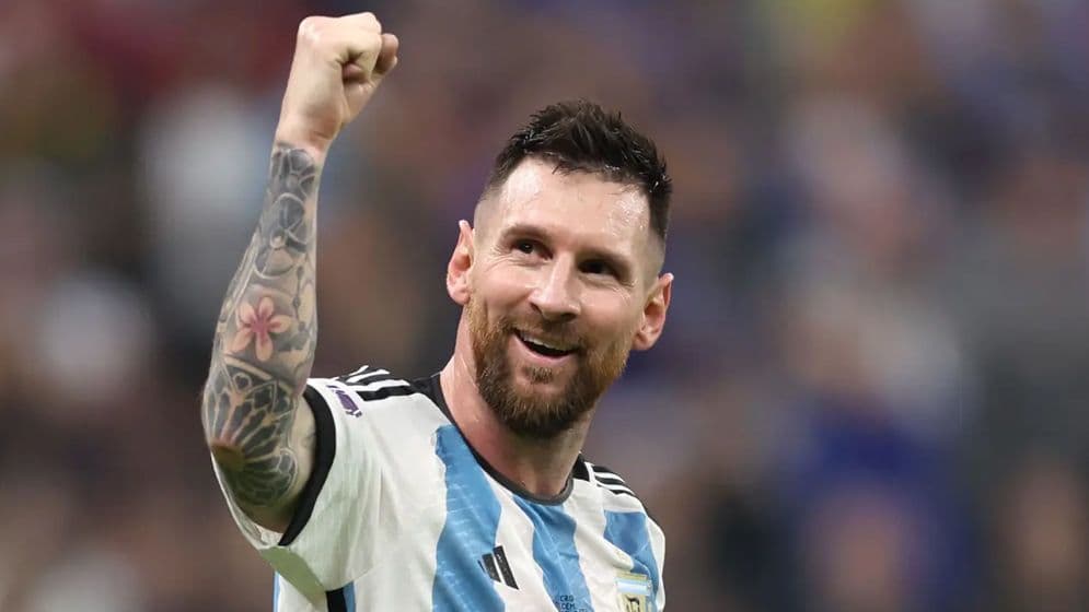 মেসিকাণ্ডে নায়িকার পাশে দাঁড়ালেন অভিনেত্রী image