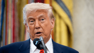 ইরানের বিক্ষোভকারীদের ‘উসকিয়ে’ ট্রাম্পের নতুন বার্তা image