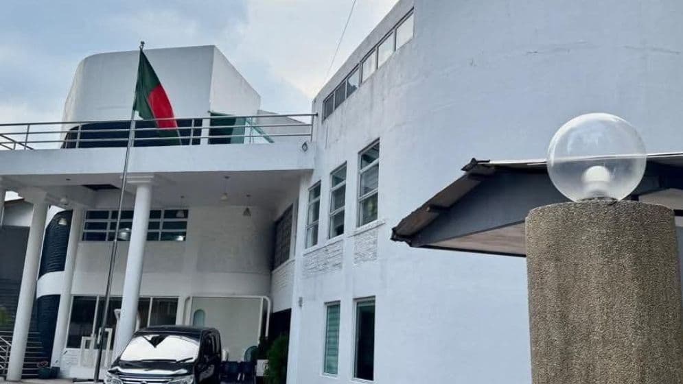 মালয়েশিয়ায় প্রবাসী বাংলাদেশিদের জন্য দূতাবাসের বিশেষ বিজ্ঞপ্তি image