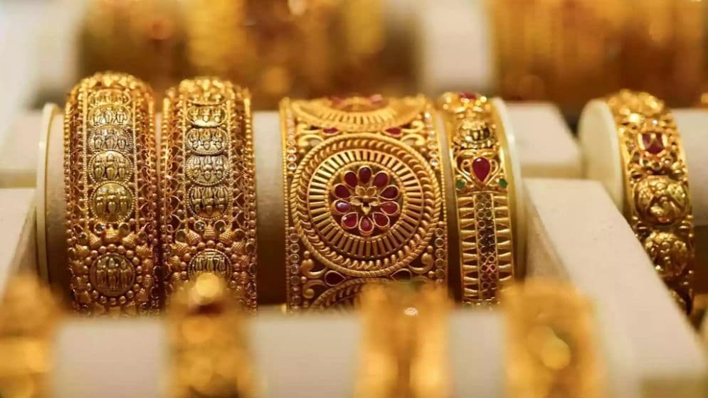 বিশ্ববাজারে স্বর্ণের দাম কমে তিন সপ্তাহের মধ্যে সর্বনিম্ন