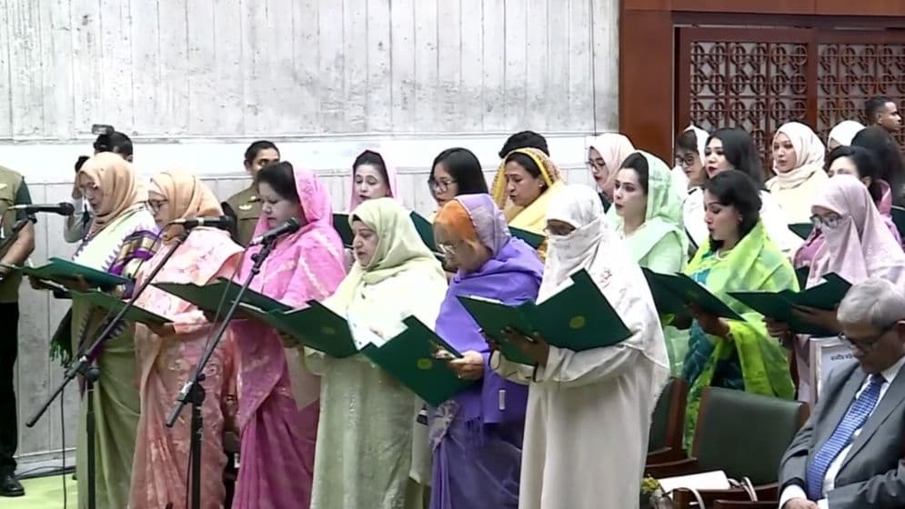 শপথ নিলেন সংরক্ষিত নারী আসনের ৪৯ এমপি