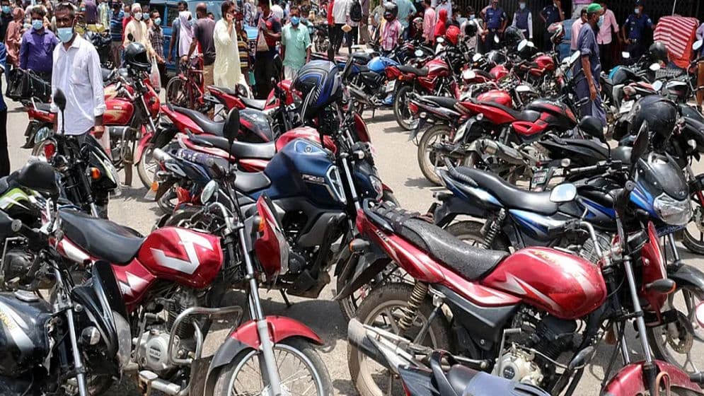 মোটরসাইকেল ওপর কর: রাজস্ব নাকি নিম্ন-মধ্যবিত্তের ওপর বাড়তি চাপ?