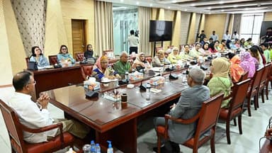 সংরক্ষিত নারী এমপিদের প্রথম সভায় যেসব বিষয়ে গুরুত্বারোপ প্রধানমন্ত্রীর  image