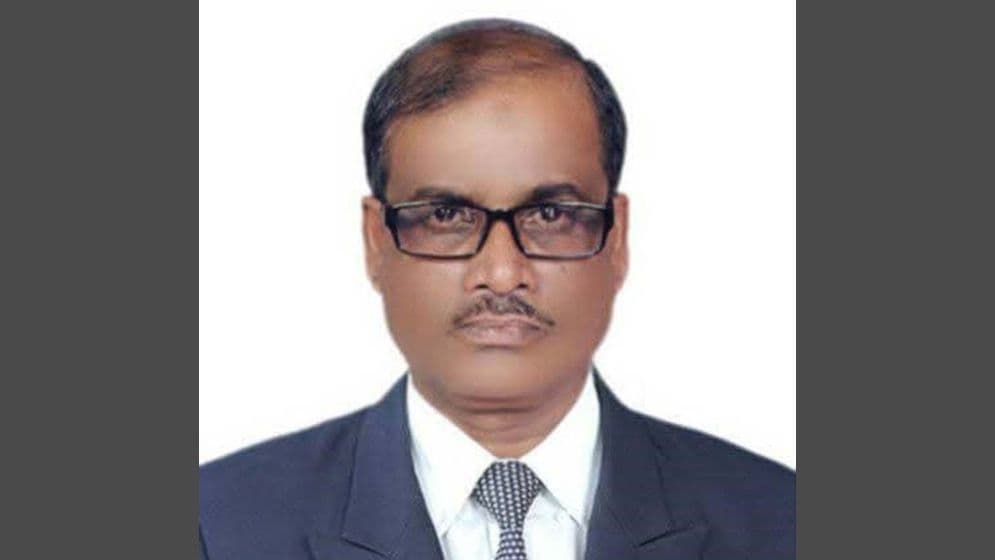 ৫ বছরেও পাননি অবসরভাতা, স্ত্রীকে চিকিৎসা করাতে গিয়ে শিক্ষকের মৃত্যু