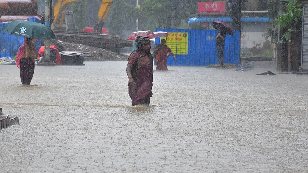 চট্টগ্রামে জলাবদ্ধ বিদ্যালয়ে শিক্ষা কার্যক্রম বন্ধ রাখার নির্দেশ