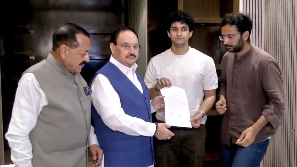 শিক্ষামন্ত্রীর পদত্যাগের বিষয়ে সিদ্ধান্ত নিতে একদিন সময় চেয়েছে মোদি সরকার, দাবি সিজেপির