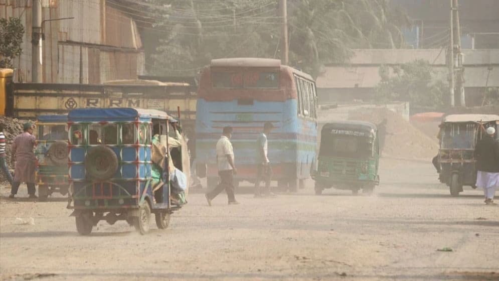 বায়ুদূষণের শীর্ষে দিল্লি, ঢাকার অবস্থান কত?