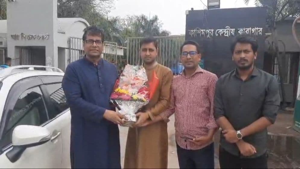 মুক্তি পেলেন সাংবাদিক আনিস আলমগীর