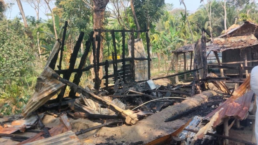 বাগেরহাটে বিএনপি অফিসে আগুন