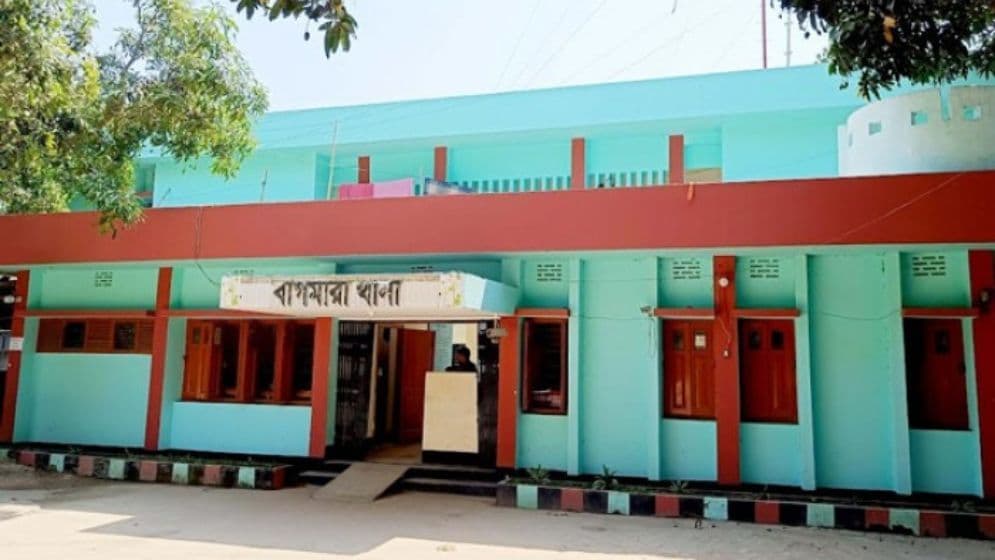 সাবেক ও বর্তমান প্রধানমন্ত্রীকে গালি, থানায় অভিযোগ