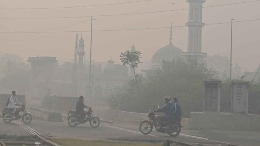 ঢাকার বাতাস আজ ‘অস্বাস্থ্যকর’Image