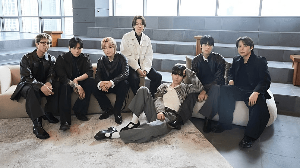 এক দশকের রেকর্ড ভেঙে বিলবোর্ডের শীর্ষে বিটিএস image