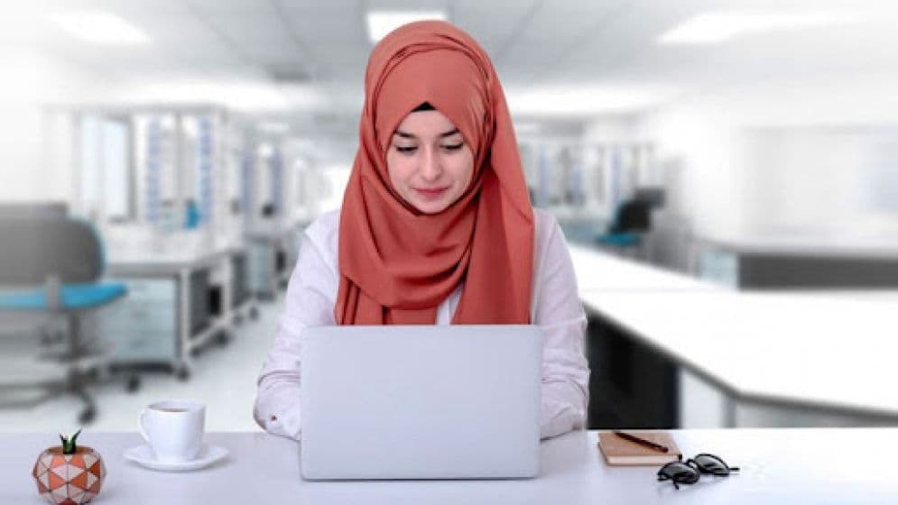 প্রধানমন্ত্রীর কার্যালয়ের অধীনে ২৪ জনের চাকরি