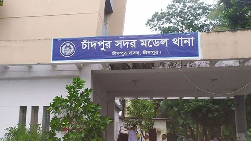 নিজ দলের ৫ কর্মীকে পুলিশে দিলেন নবনির্বাচিত এমপি image