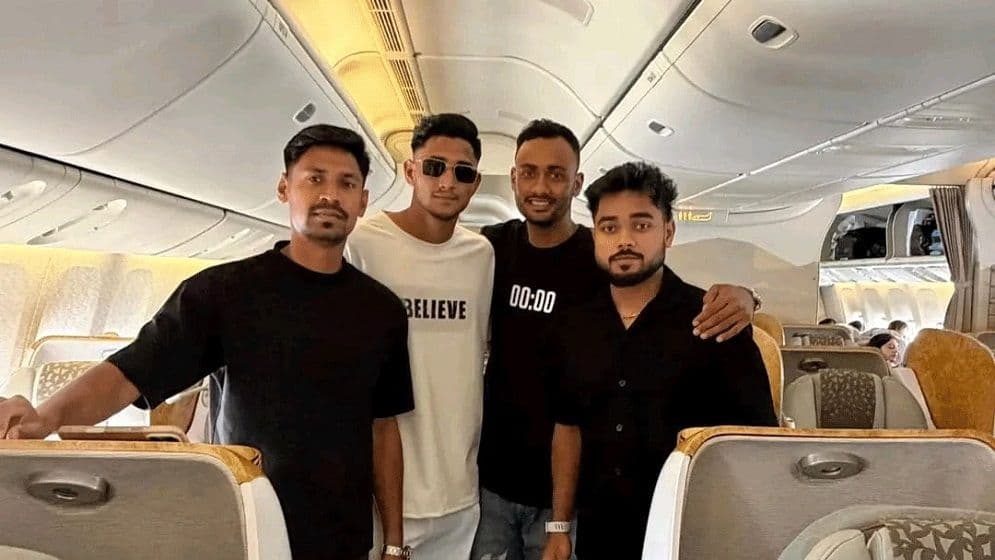 পিএসএলে খেলতে পাকিস্তান গেলেন মোস্তাফিজ রানা শরিফুল ইমন image