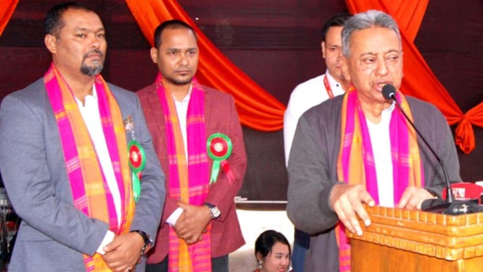 কোনো বিশেষ ক্ষেত্রে ভোট দেওয়ার কথা বলা সরকারের উচিত নয়: আমির খসরু