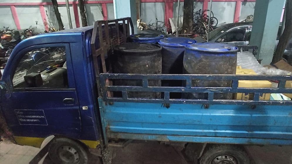 চট্টগ্রামে গুদামে অভিযান, ২২ হাজার লিটার ভোজ্যতেল জব্দ