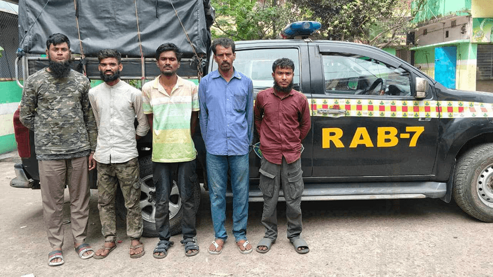 মিয়ানমার থেকে সমুদ্রপথে আনা হচ্ছিল ৫ কোটি টাকার ইয়াবা