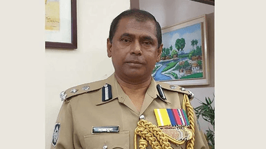 সাবেক ডিআইজি শেখ নাজমুল আলমের দেশত্যাগে নিষেধাজ্ঞা image