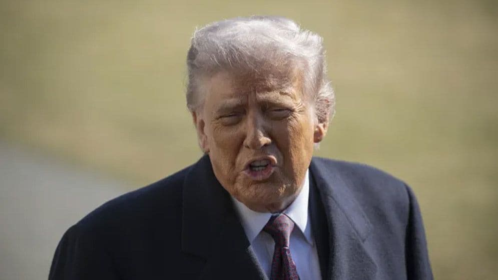 নিজেদের সরকার দখলে নিতে ইরানিদের প্রতি আহ্বান ট্রাম্পের