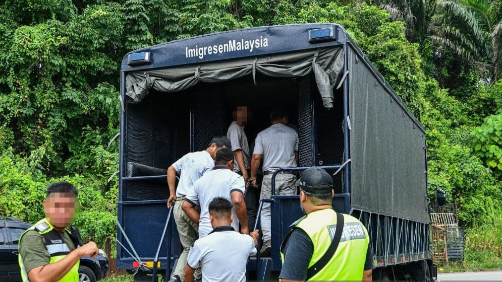 মালয়েশিয়ায় ৬২০০ অবৈধ অভিবাসী গ্রেফতারImage