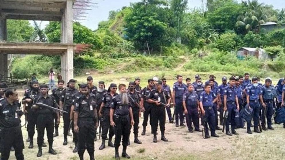 জঙ্গল সলিমপুরে যৌথ বাহিনীর অভিযান