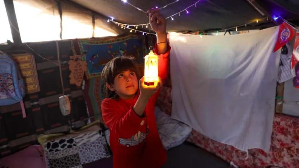 ধ্বংসস্তুপেই রমজানকে স্বাগত জানালেন গাজার বাসিন্দারাImage