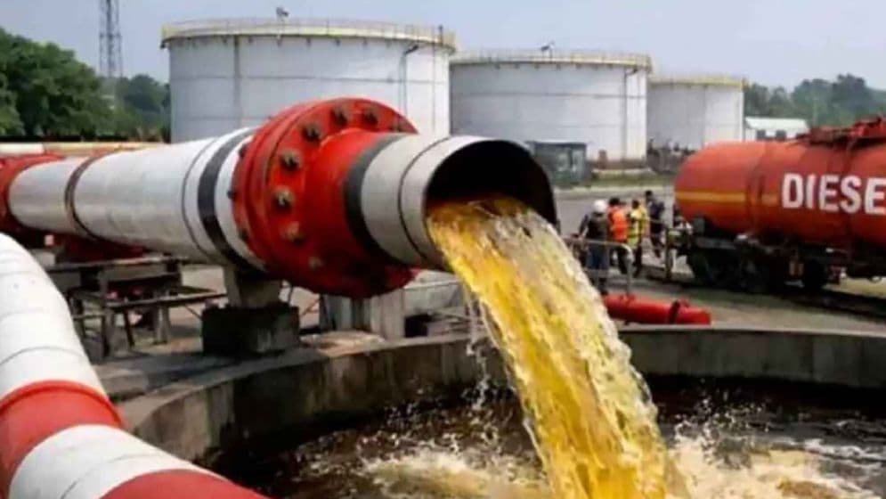 ভারত থেকে ৫ হাজার টন ডিজেল পাম্পিং শুরু