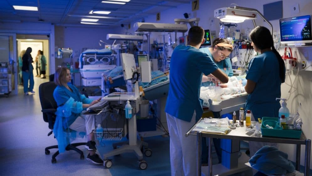 মাটির নিচে হাসপাতালের কার্যক্রম স্থানান্তর করছে ইসরাইল image