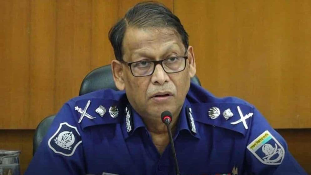 নির্বাচনের পরপরই দেশ ছাড়তে পারেন আইজিপিImage