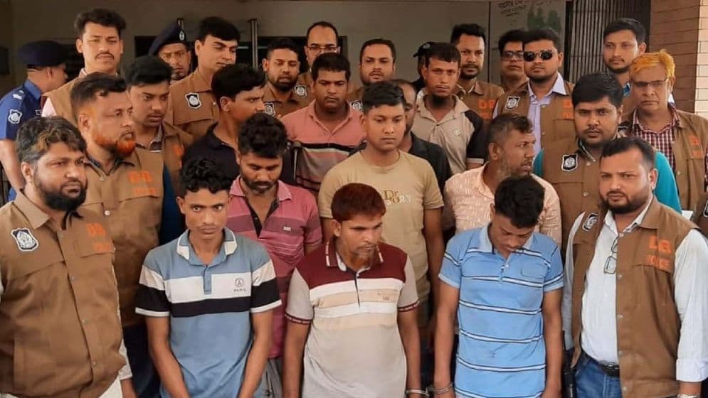 নাটোরে পাওয়ার গ্রিডে ডাকাতির ঘটনায় ১৩ ডাকাত গ্রেফতারImage