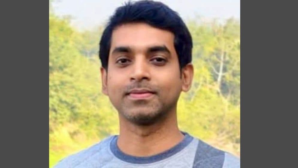 মহাসড়কের পাশে পড়ে ছিল কাস্টমস কর্মকর্তার লাশ