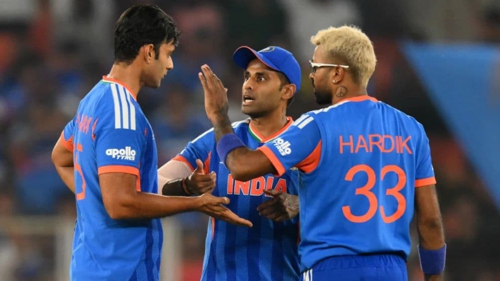 উইন্ডিজকে বিদায় করে সেমিফাইনালে ভারত image