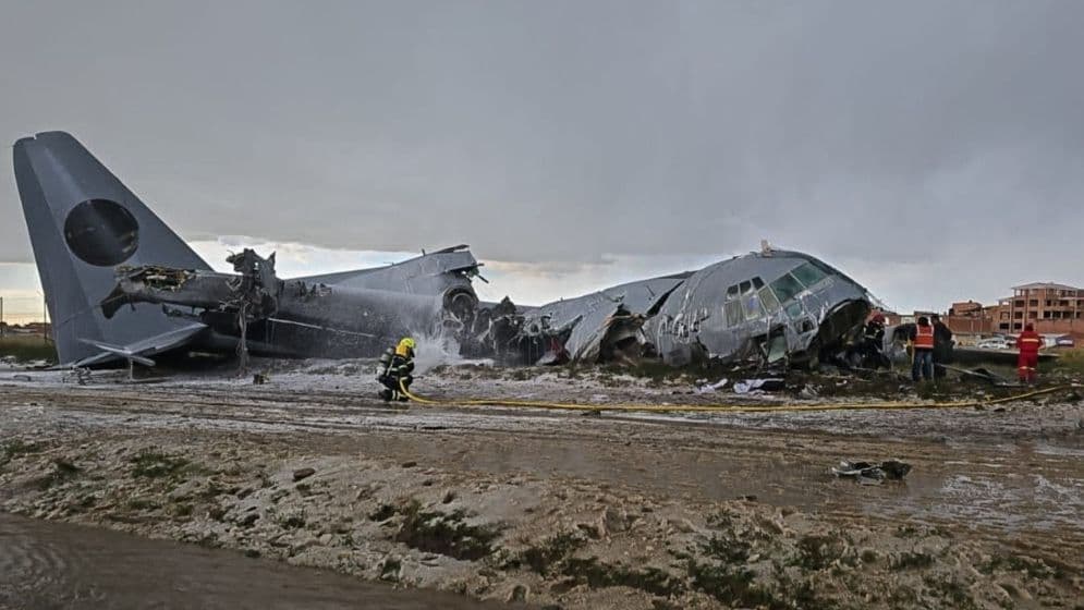 যুক্তরাষ্ট্রের দুটি বিমান ও দুটি ব্ল্যাক হক হেলিকপ্টার ধ্বংস করল ইরানImage