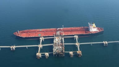 সব তেল বন্দরের কার্যক্রম বন্ধ করল ইরাক image