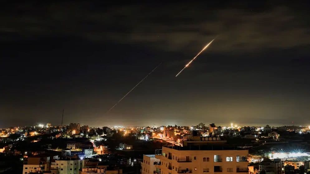 ইসরাইলে ক্ষেপণাস্ত্র হামলায় আহত অর্ধশত