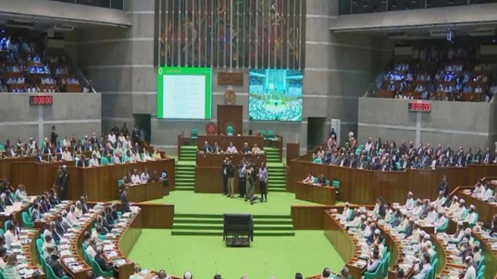 ৩৩ বছর পর সংসদে ফিরে এলো মুলতবি প্রস্তাব, কী এটি?Image