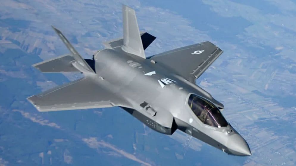 যুক্তরাষ্ট্রের অত্যাধুনিক যুদ্ধবিমান এফ-৩৫ বিধ্বস্ত