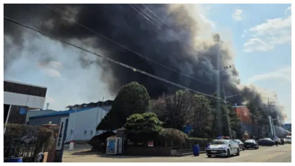 দক্ষিণ কোরিয়ায় গাড়ি কারখানায় অগ্নিকাণ্ডে ১১ জনের মৃত্যু