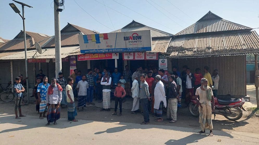 গভীর রাতে সিসিটিভি ক্যামেরায় রেকর্ড হলো কুকুরসদৃশ রোবট