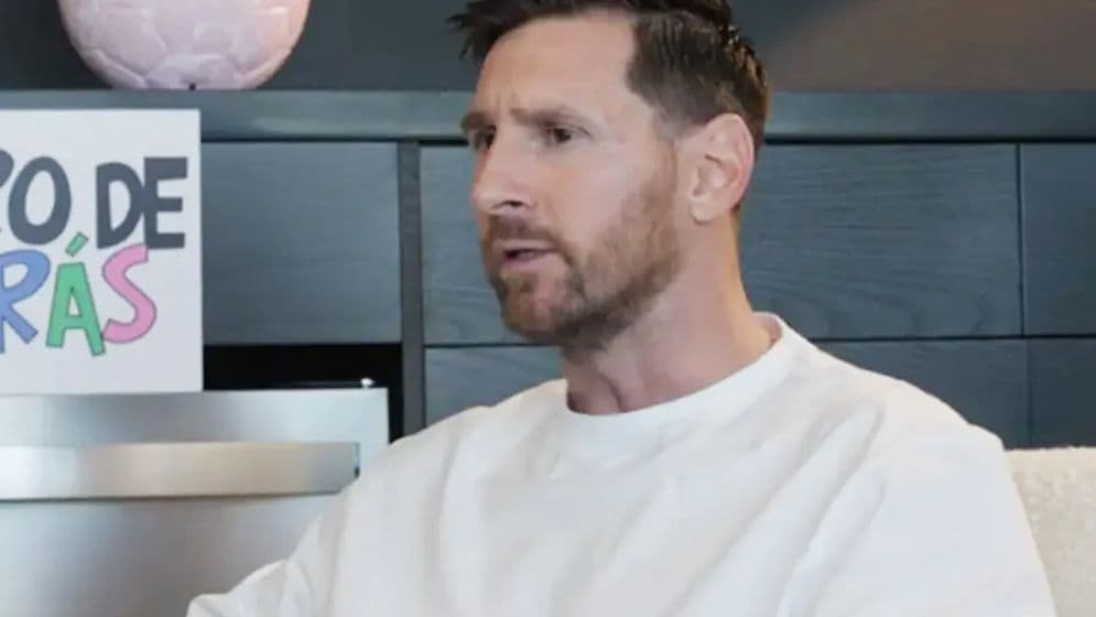 ইংরেজি না শেখায় ‘গভীরভাবে অনুতপ্ত’ মেসি