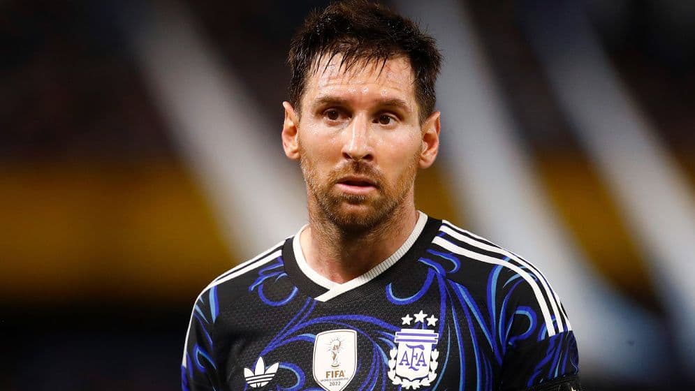 মেসির নামে মামলা