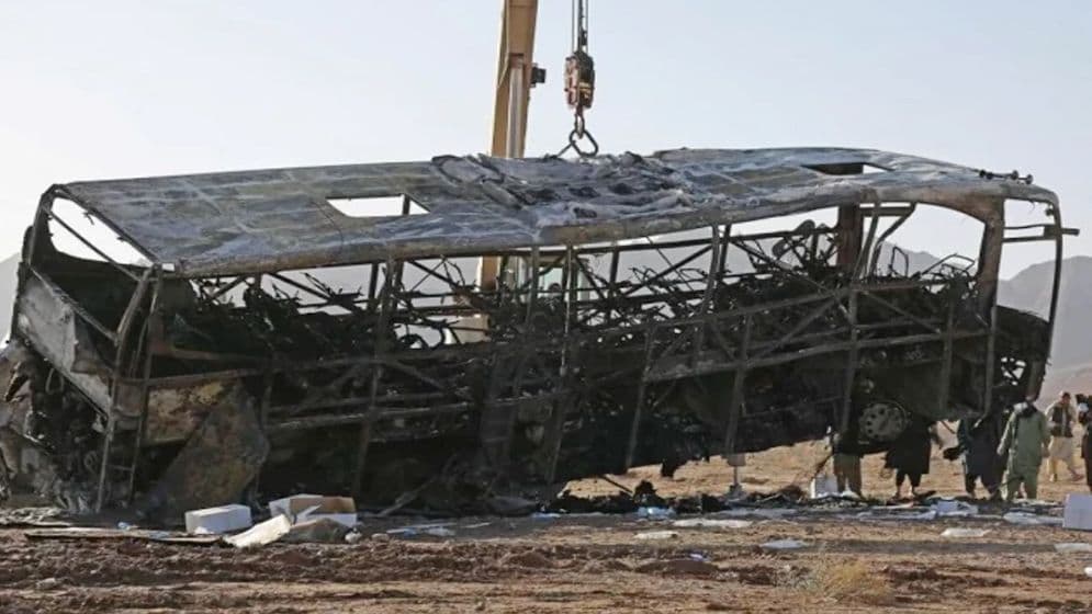 আফগানিস্তানে মিনিবাস খাদে পড়ে নিহত ১৫