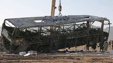 আফগানিস্তানে মিনিবাস খাদে পড়ে নিহত ১৫ image