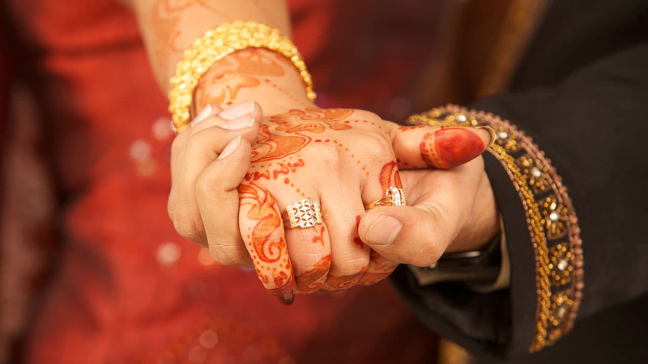 নামাজ না পড়া ব্যক্তি বিয়েতে সাক্ষী দিতে পারবেন?