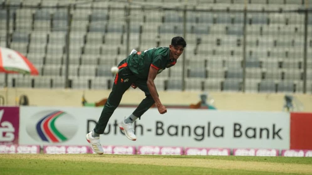 নাহিদের তাণ্ডবে অল্পেতেই গুটিয়ে গেল নিউজিল্যান্ড