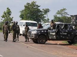 নাইজেরিয়ায় বন্দুকধারীদের হামলায় নিহত ৫০