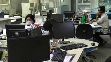 নতুন সময়ে অফিস-ব্যাংক, মার্কেট বন্ধ সন্ধ্যা ৬টায় image